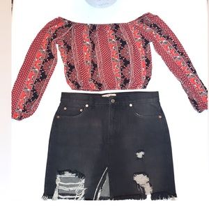 Off the shoulder crop shirt